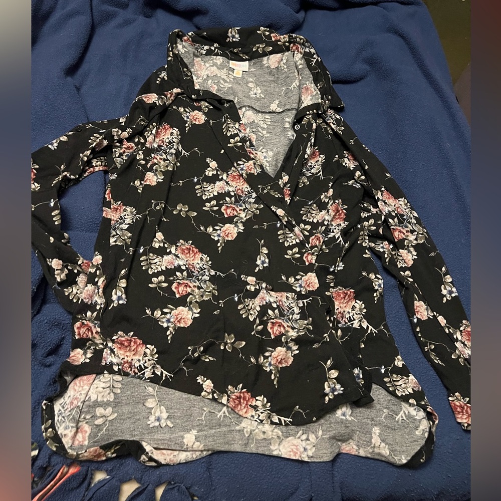 Button up Lularoe shirt